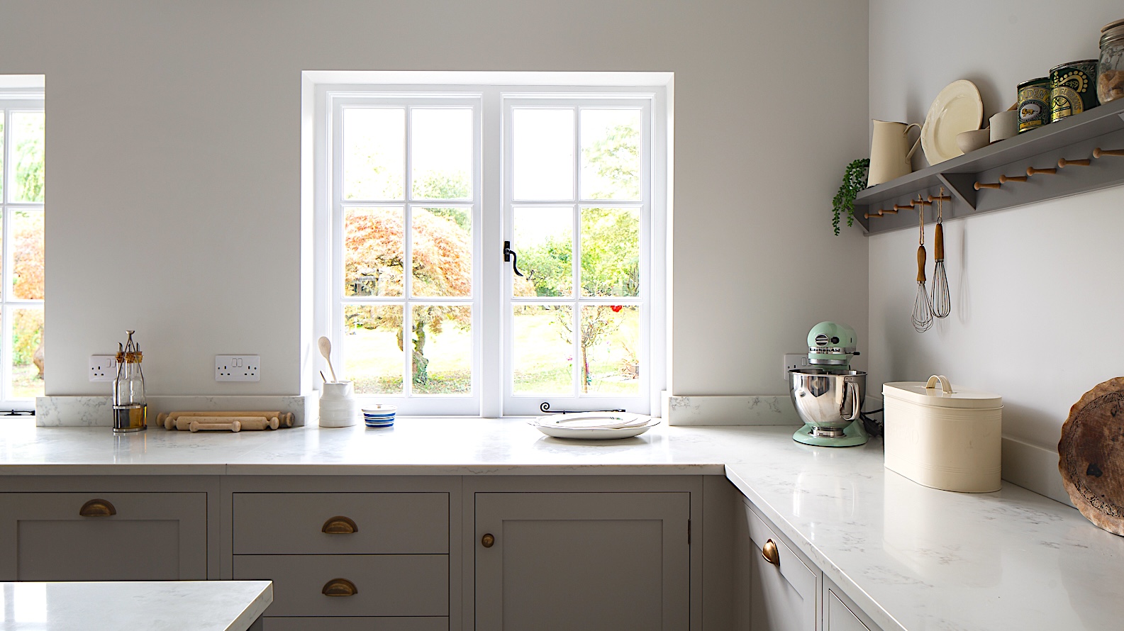 Kitchen Islands and worktops Granite, Marble, Porcelain, Quartz fabricators & installers