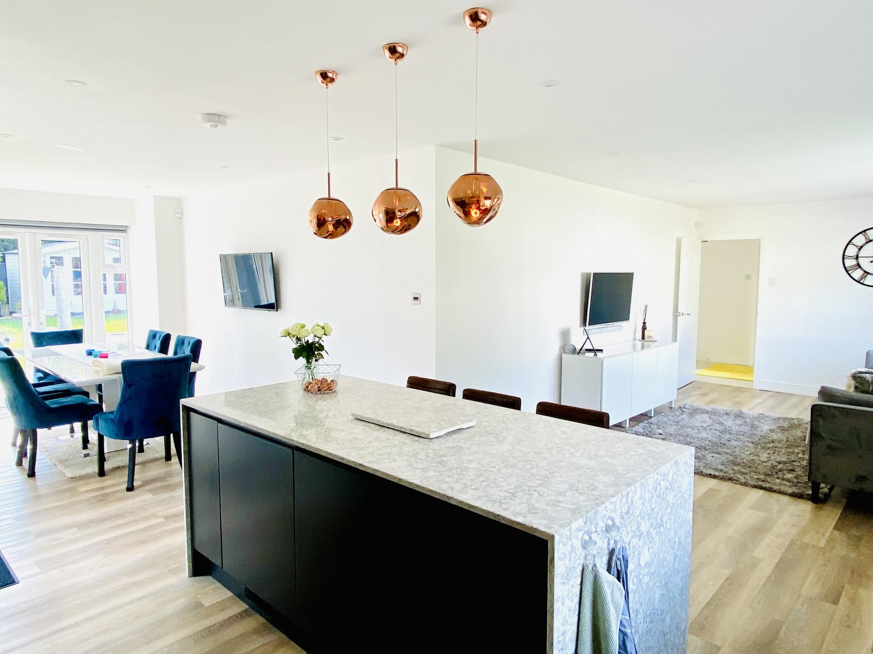 Quartz Kitchen worktop Granite, Marble, Porcelain, Quartz fabricators & installers